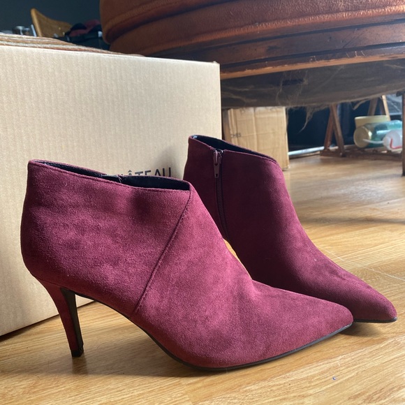 Le Chateau Burgundy High Heeled Ankle Boots - Picture 3 of 10